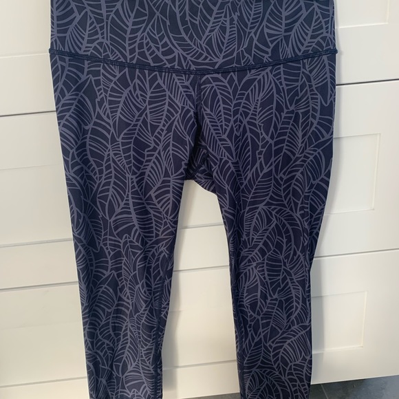 Lululemon Wunder Under Luxtreme Cropped Legging - Picture 2 of 4